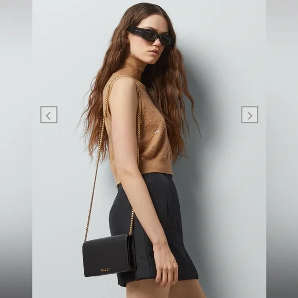 Chain Wallet with Gucci Script with dust cover and box. Like new! Current style! - Picture 6 of 10